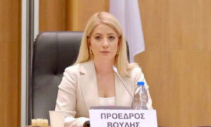 Dimitriu, KKTC bayrağı açılmasını mektupla protesto etti